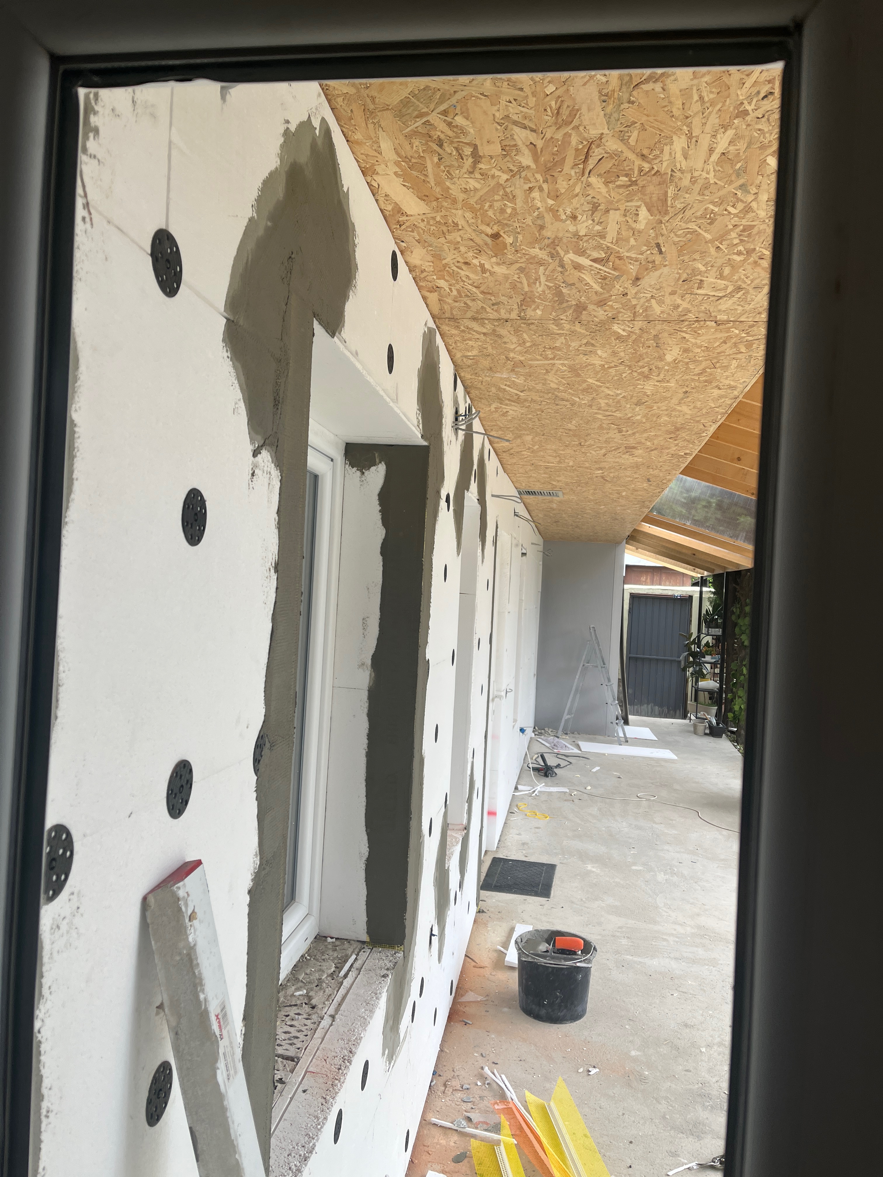 Wall levelling